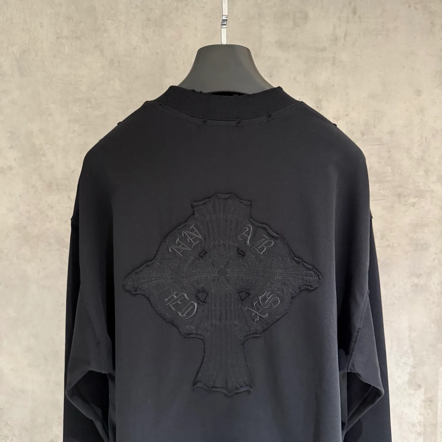 🅿️330 [Strict quality control] CH Croixin's new long-sleeved sweatshirt T-shirt. Heavy 340g double yarn fabric. Wash the whole garment twice. Frayed and torn on all four sides. Heavy fabric. The neckline is made of icy Salona. Loose fit. Deep, wide and stylish. No deformation or shrinkage. Color: 3 colors, black, white and gray. Size: M-2xl